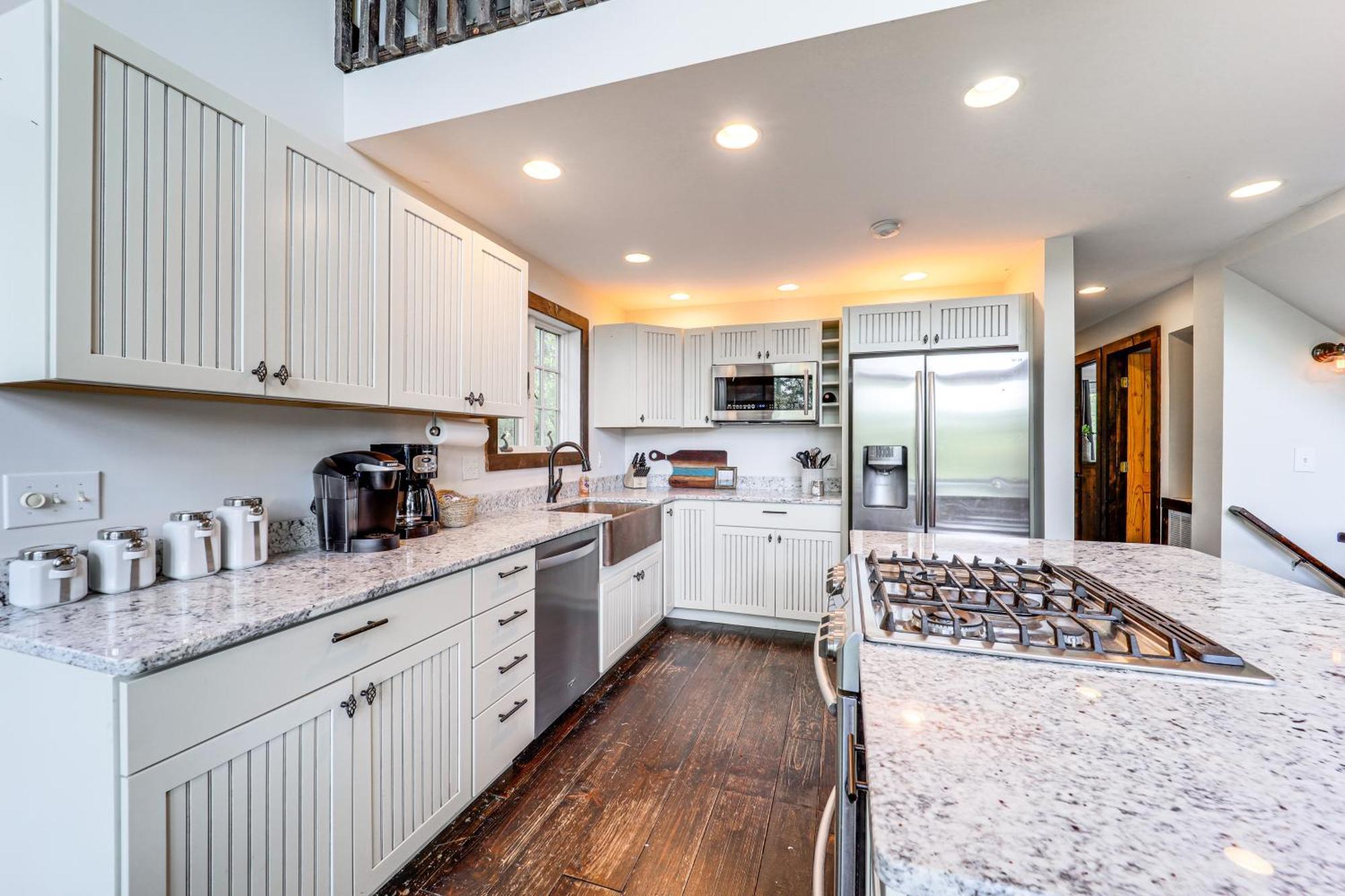 Luxe Appalachian Mountain Cabin With Hot Tub, Views Warrensville Exterior photo