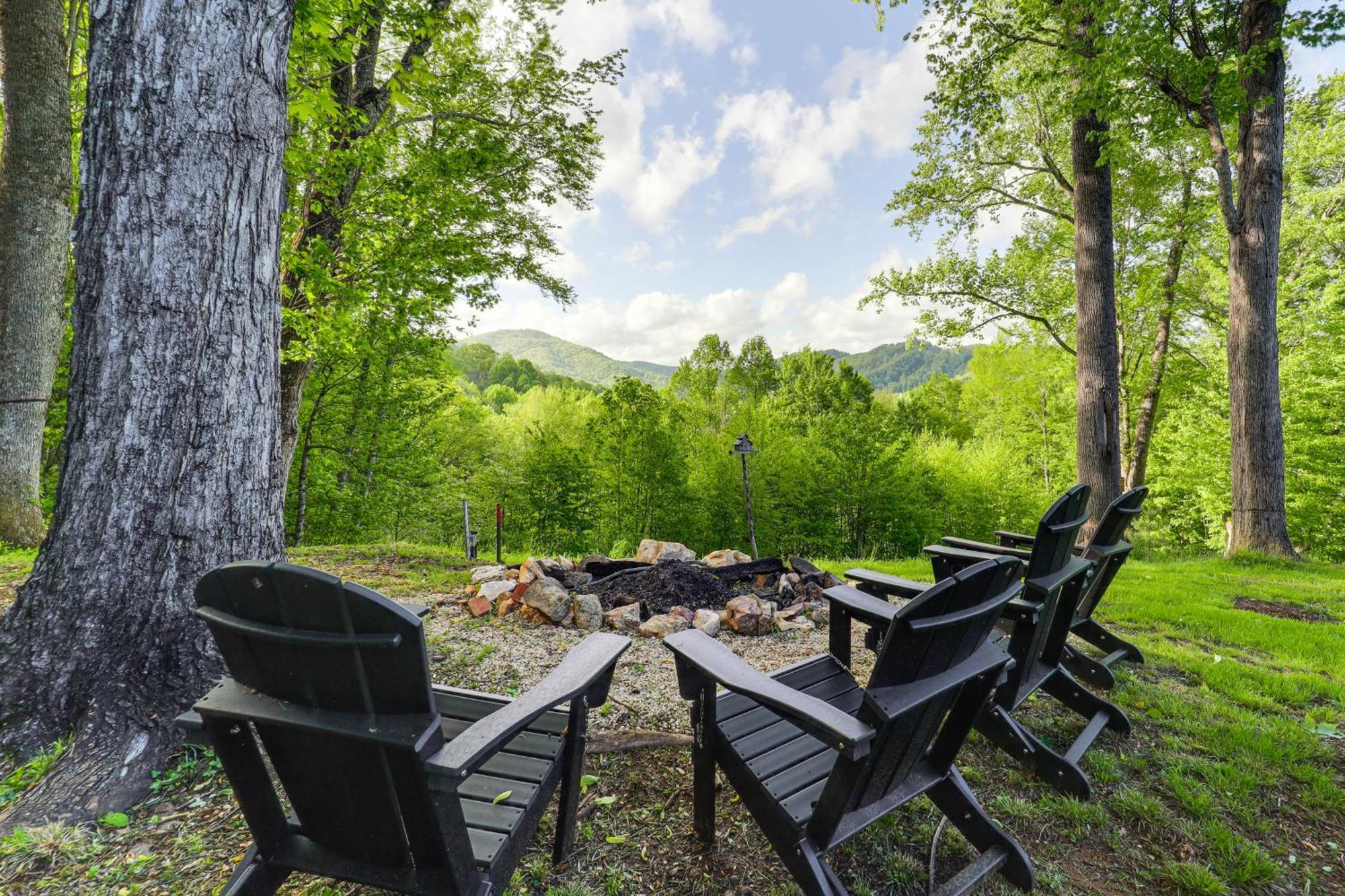 Luxe Appalachian Mountain Cabin With Hot Tub, Views Warrensville Exterior photo