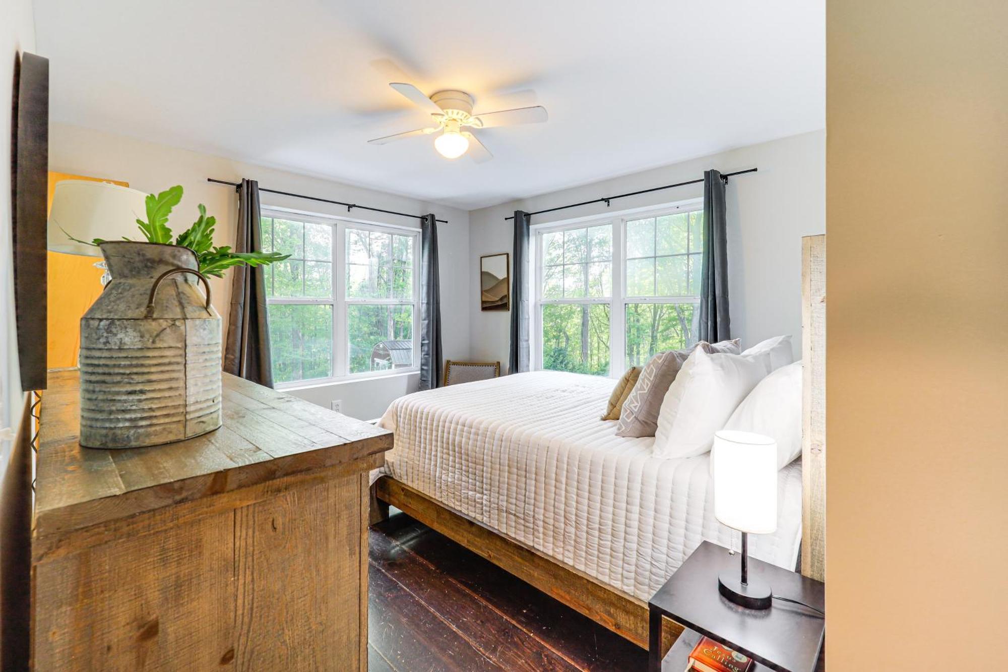 Luxe Appalachian Mountain Cabin With Hot Tub, Views Warrensville Exterior photo