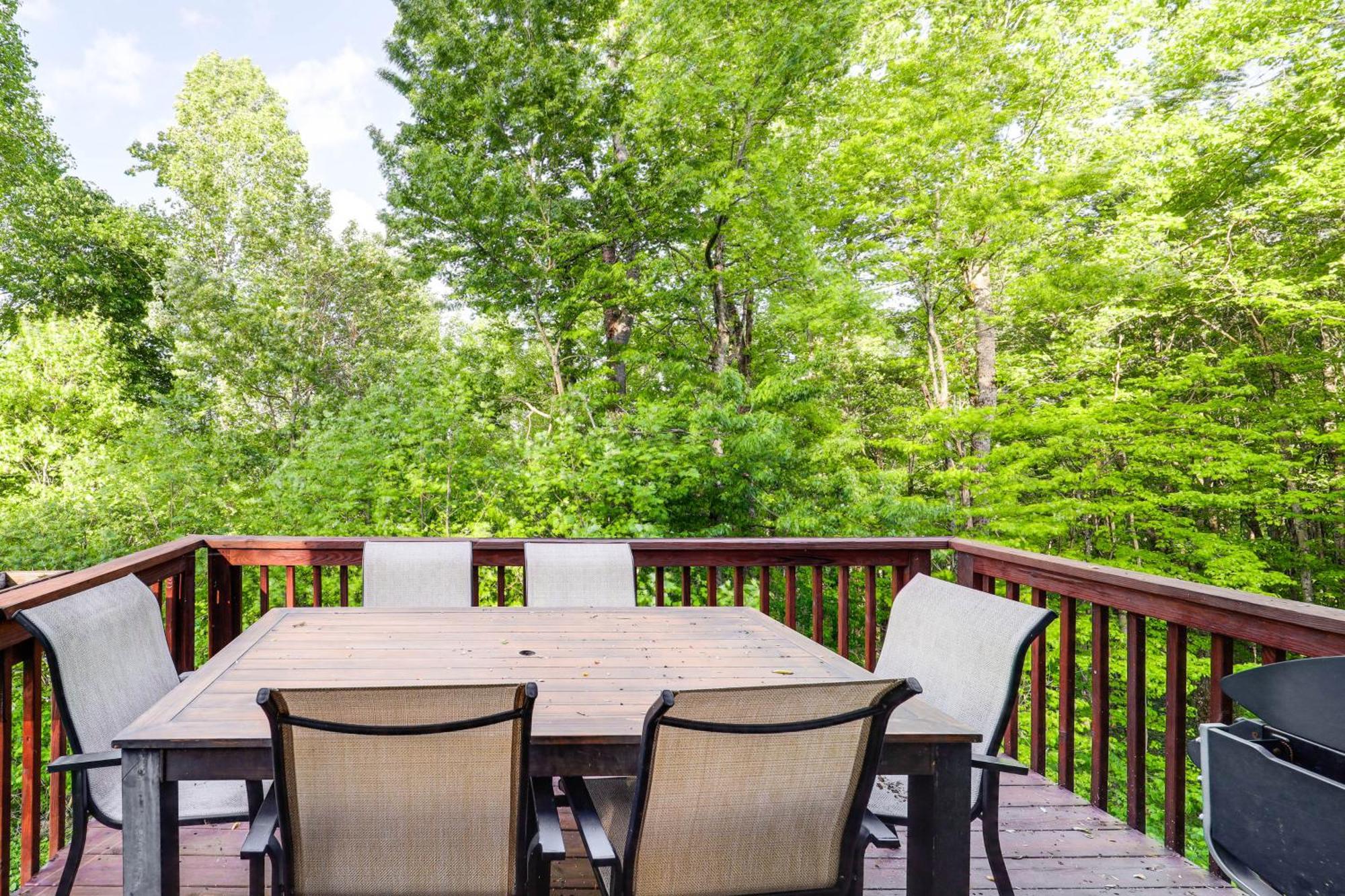 Luxe Appalachian Mountain Cabin With Hot Tub, Views Warrensville Exterior photo
